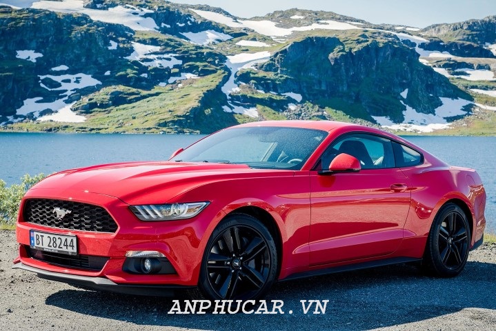 Lựa chọn xe Ford Mustang 2016 cũ trải nghiệm tốt giá rẻ